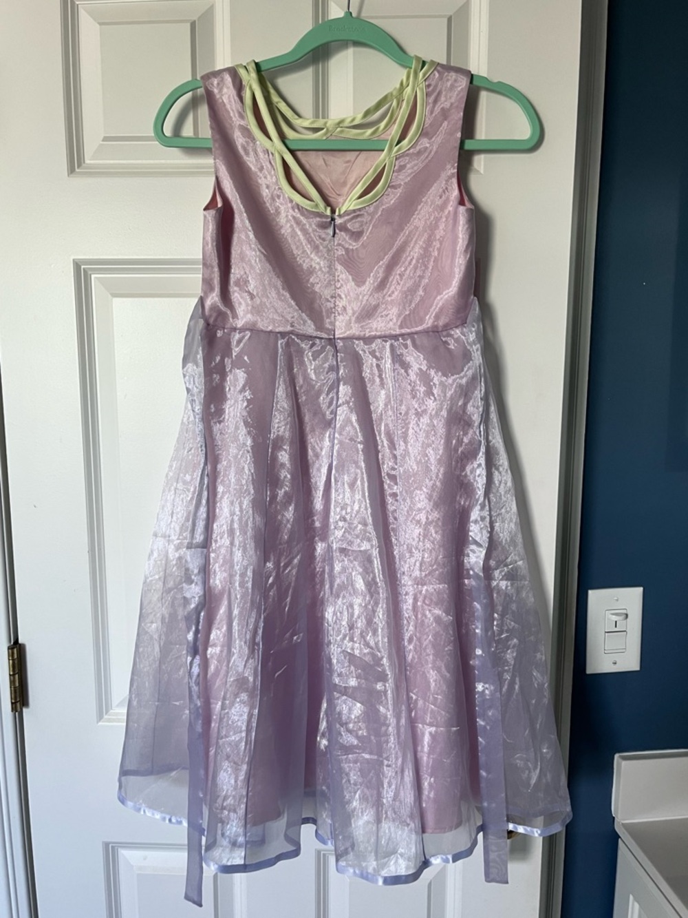 Little girl’s dress, lilac color with green and floral details, sz 12 - Picture 4 of 4